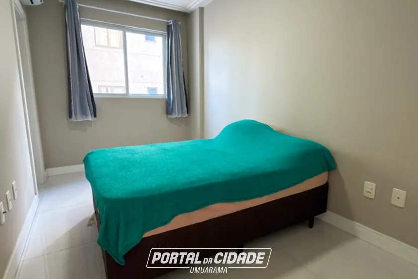 Apartamento &agrave; venda - 120m&sup2; - Meia Praia