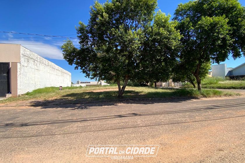 Terreno &agrave; venda - 411m&sup2; - Alto da Paran&aacute;