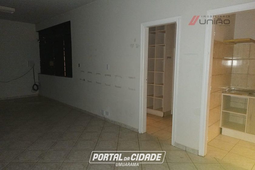 Sal&atilde;o Comercial para alugar - 245m&sup2; - Centro