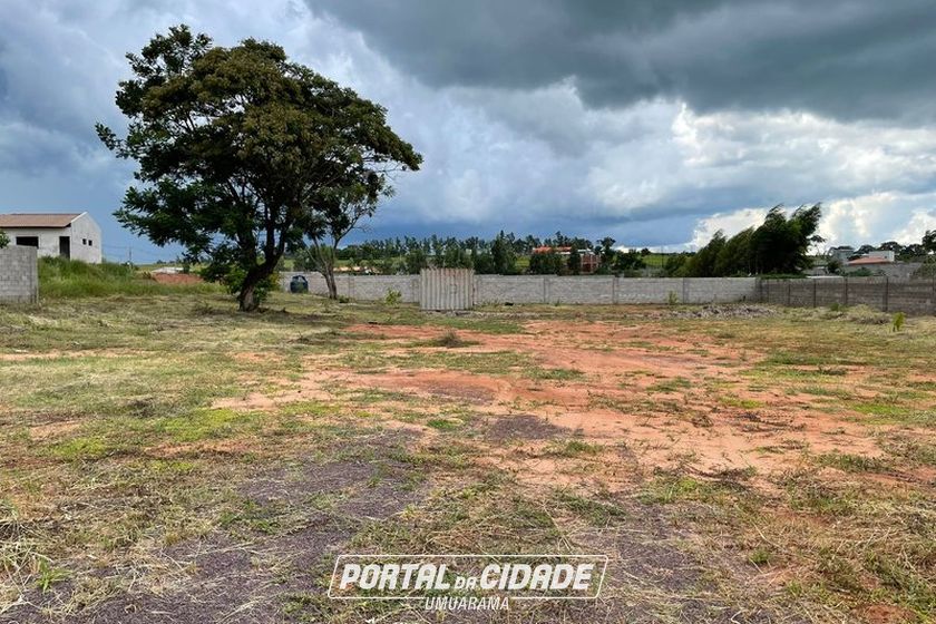 Ch&aacute;cara &agrave; venda - 2500m&sup2; - LAGOA DOURADA