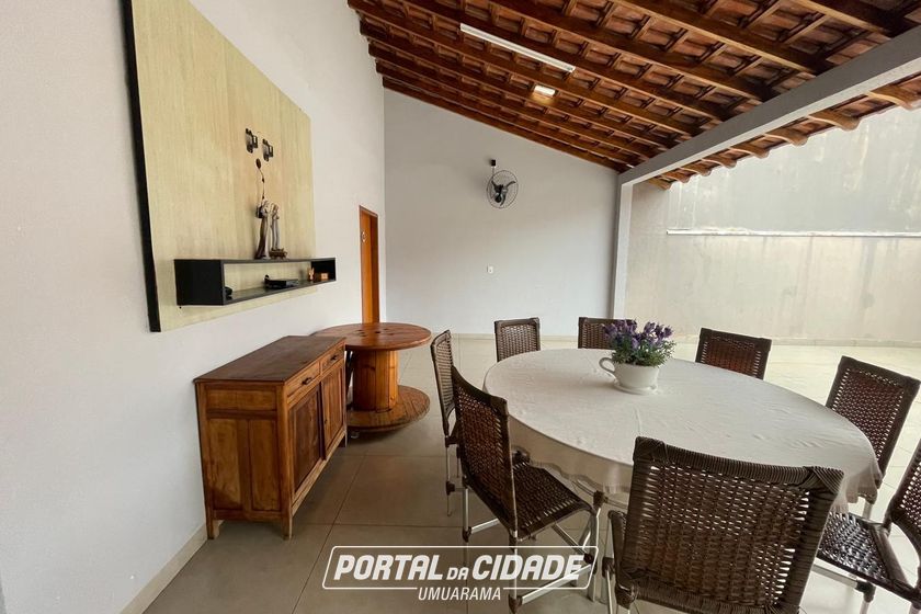 Casa &agrave; venda - 248m&sup2; - ZONA VII
