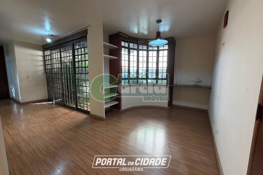 Casa para alugar - 525m&sup2; - Zona I