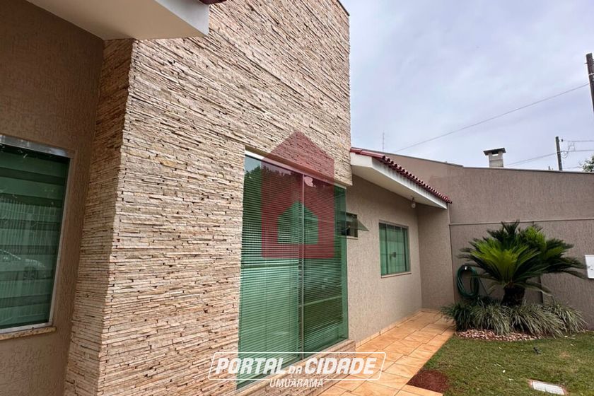 Casa &agrave; venda - 150m&sup2; - Jardim Colibri