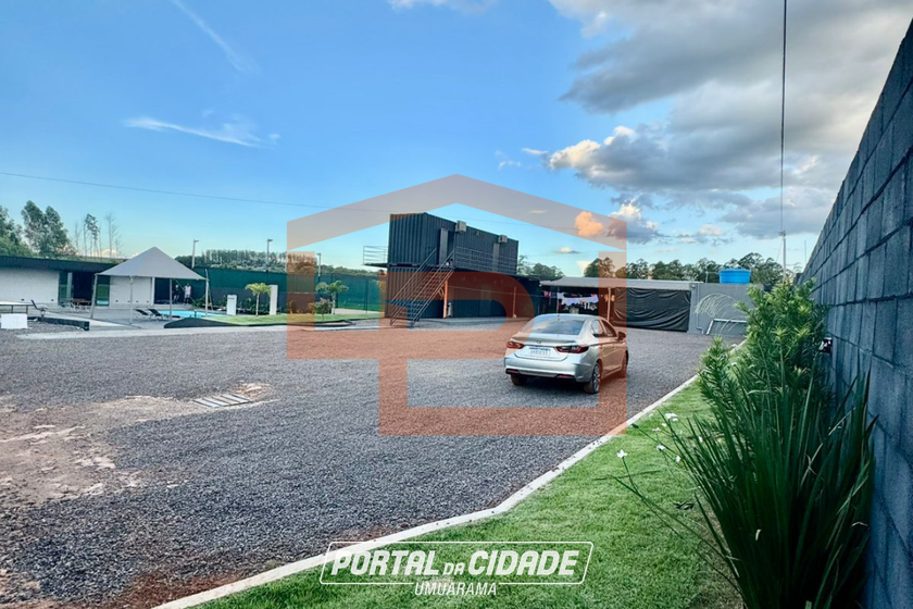 Ch&aacute;cara &agrave; venda - 2000m&sup2; - Zona Rural