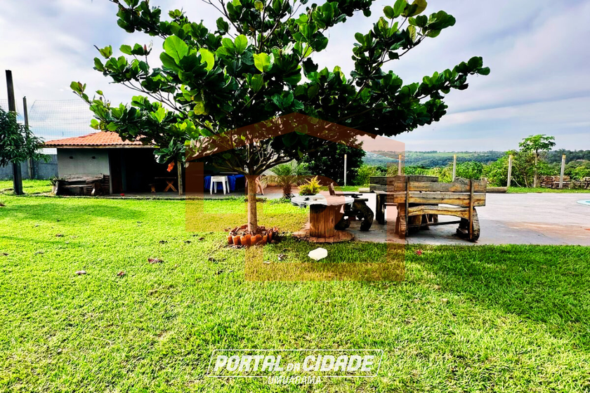 Ch&aacute;cara &agrave; venda - 4000m&sup2; - &Aacute;rea Rural