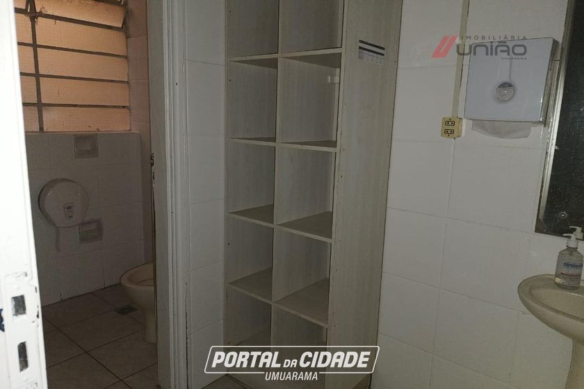 Sal&atilde;o Comercial para alugar - 245m&sup2; - Centro