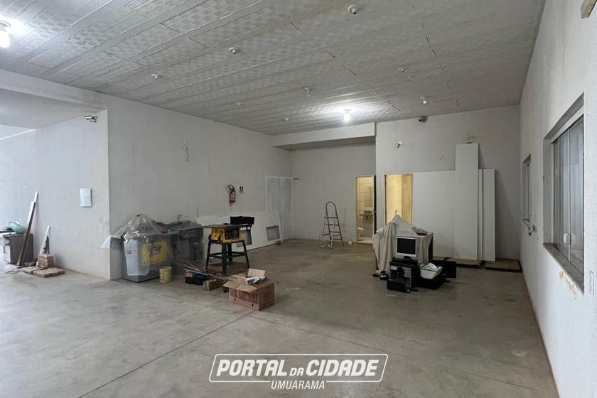 Sal&atilde;o Comercial para alugar - 180m&sup2; - Parque Residencial da G&aacute;vea