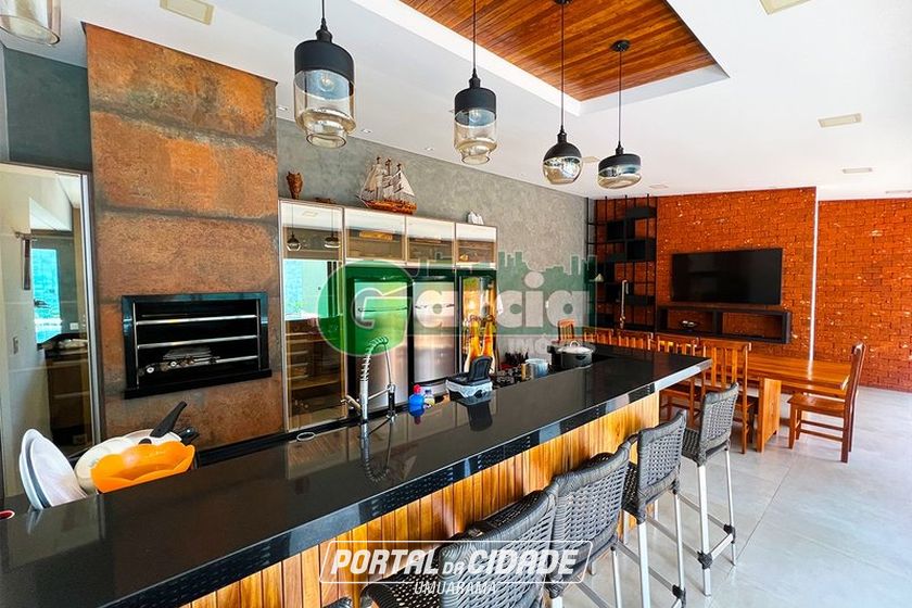 Casa &agrave; venda - 400m&sup2; - Zona II