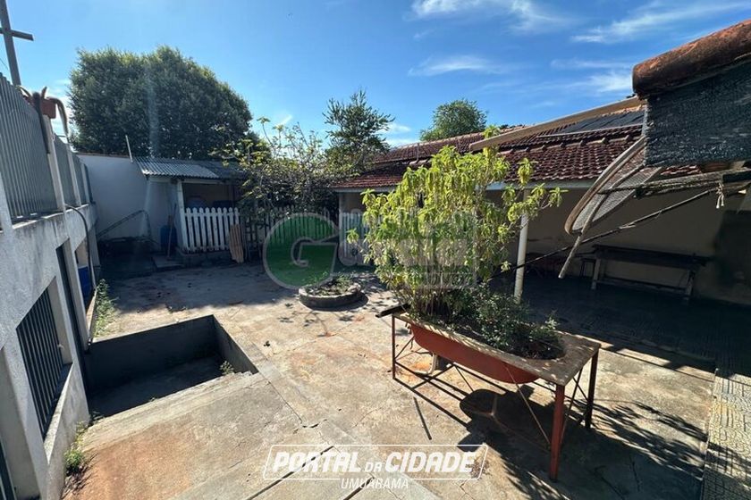 Casa &agrave; venda - 300m&sup2; - Parque San Remo I