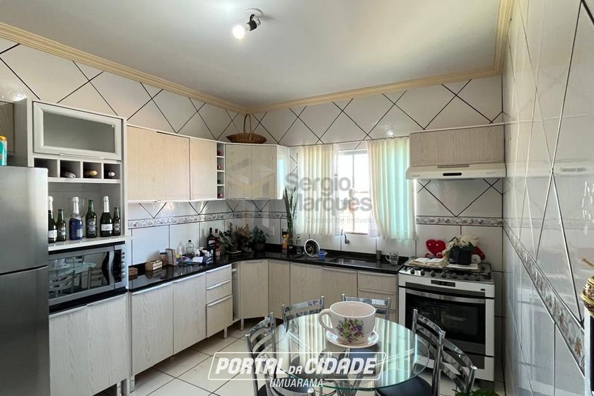 Sobrado &agrave; venda - 184m&sup2; - Zona 1-A