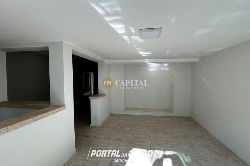 Casa para alugar - 337m&sup2; - Zona I
