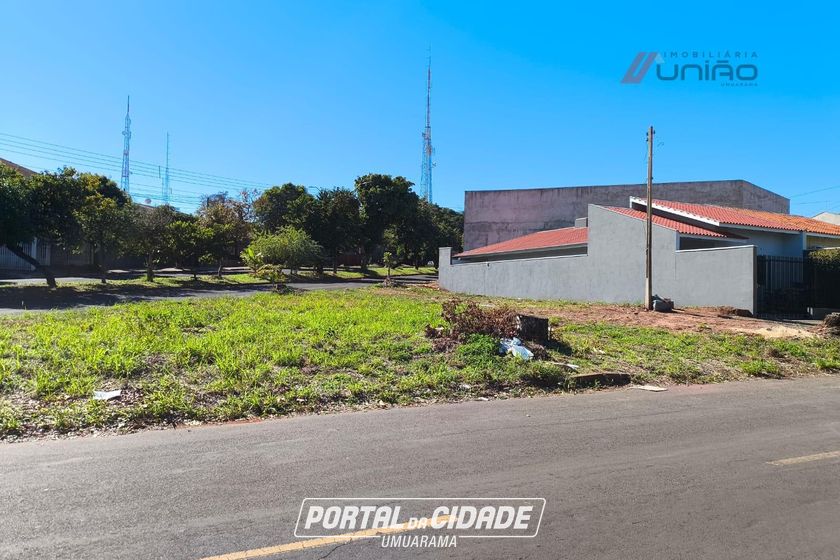 Terreno &agrave; venda - 241m&sup2; - Zona V