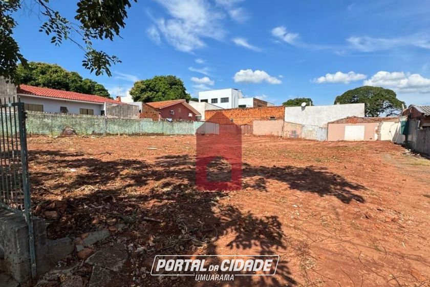 Terreno &agrave; venda - 490m&sup2; - Zona V