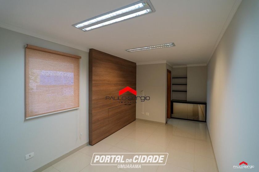 Sala Comercial &agrave; venda - 241m&sup2; - Zona I