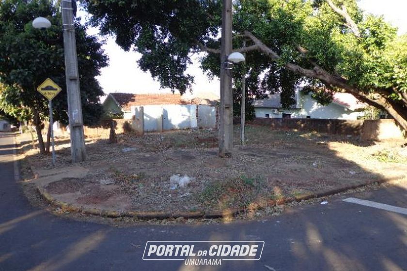 Terreno &agrave; venda - 279m&sup2; - Zona 5