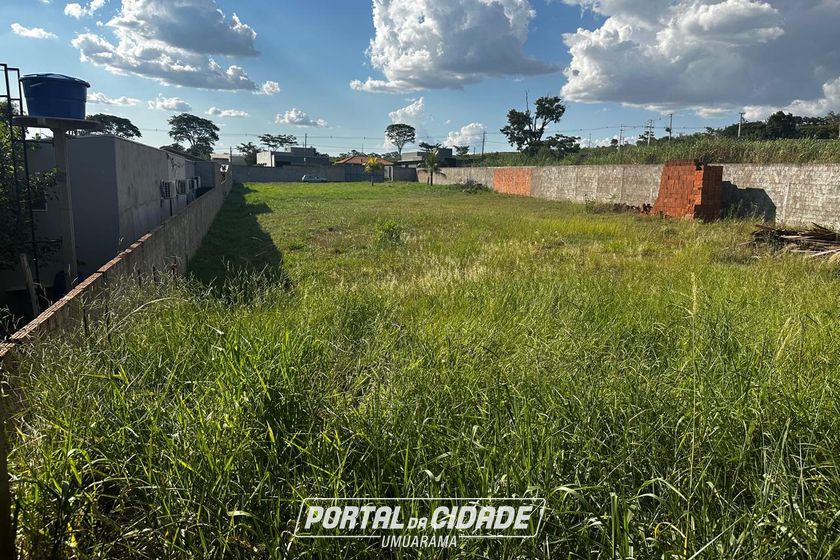 Ch&aacute;cara &agrave; venda - 2500m&sup2; - Condom&iacute;nio de Ch&aacute;caras Lagoa Dourada
