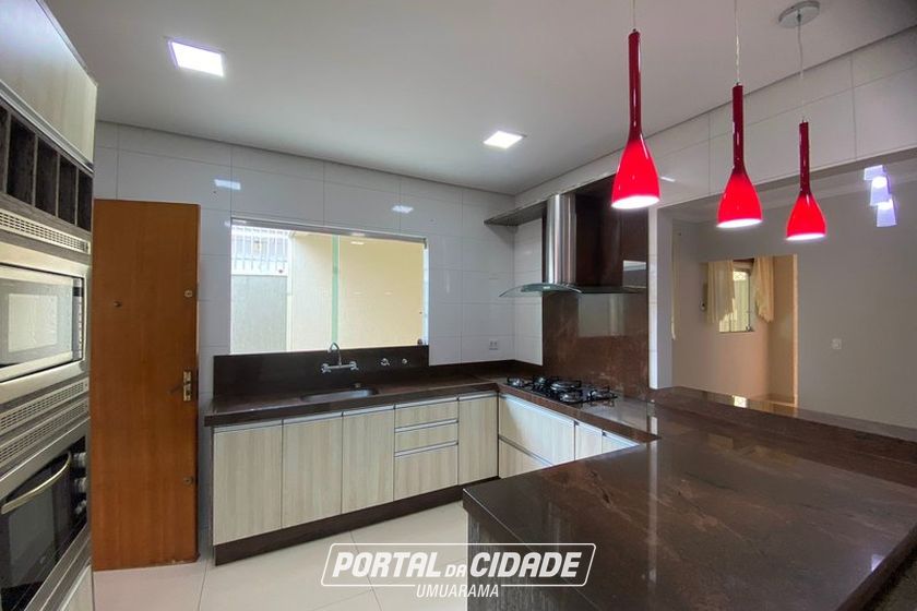 Casa &agrave; venda - 250m&sup2; - Zona II