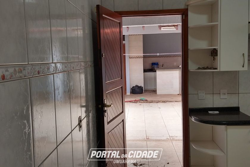 Casa para alugar - 100m&sup2; - Jardim Alphaville