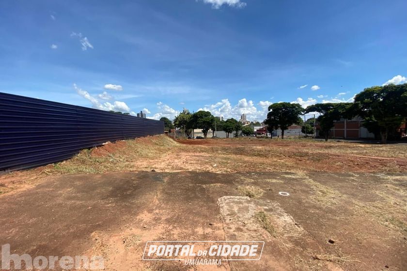 Terreno &agrave; venda - 276m&sup2; - Zona Armaz&eacute;m