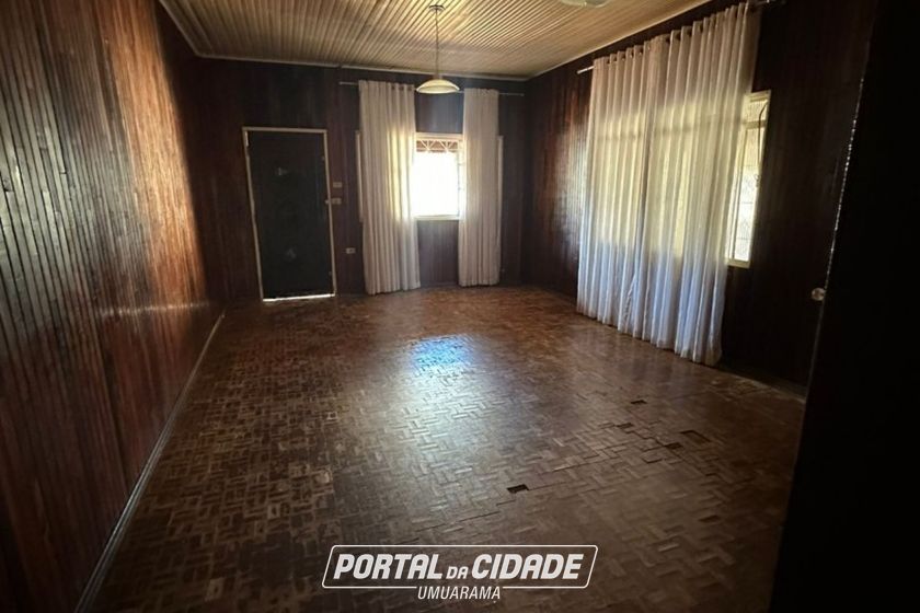 Casa &agrave; venda - 319m&sup2; - ZONA II