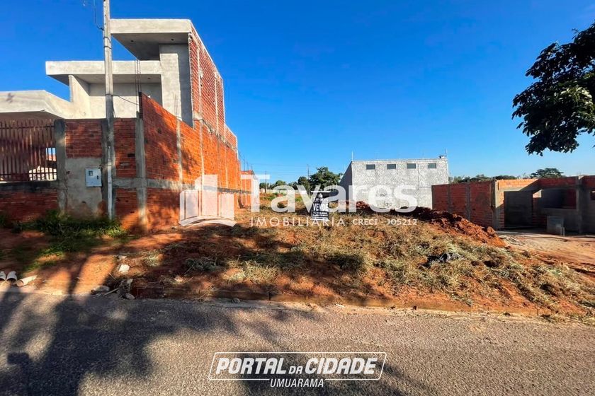 Terreno &agrave; venda - 214m&sup2; - Jardim Aeroporto