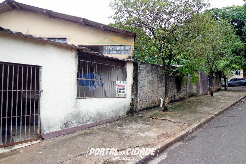 Casa &agrave; venda - 90m&sup2; - CONJUNTO RESIDENCIAL C&Oacute;RREGO LONGE