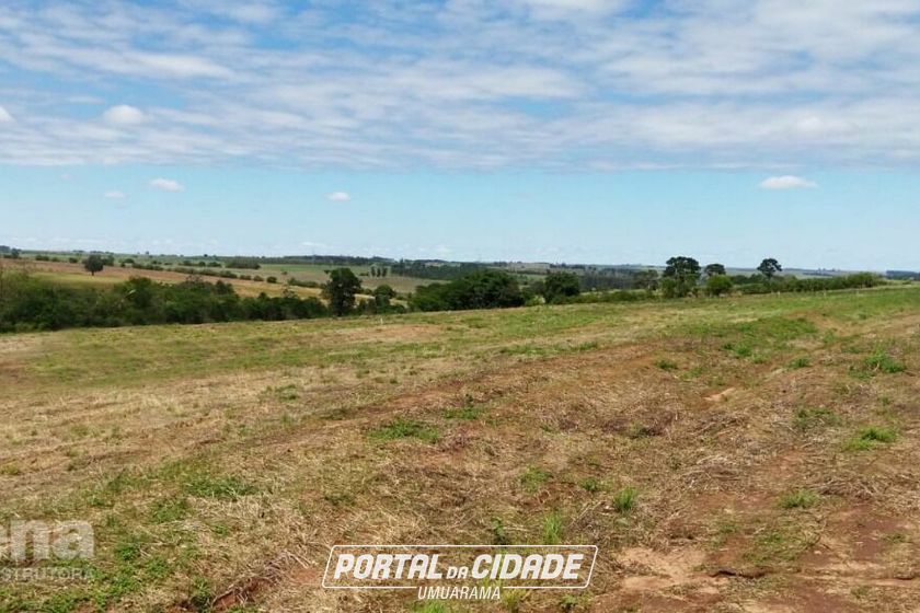 Ch&aacute;cara &agrave; venda - 1500m&sup2; - Centro