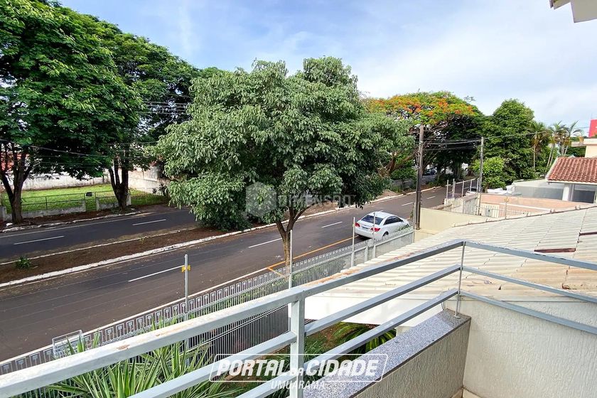 Sobrado &agrave; venda - 197m&sup2; - Zona II