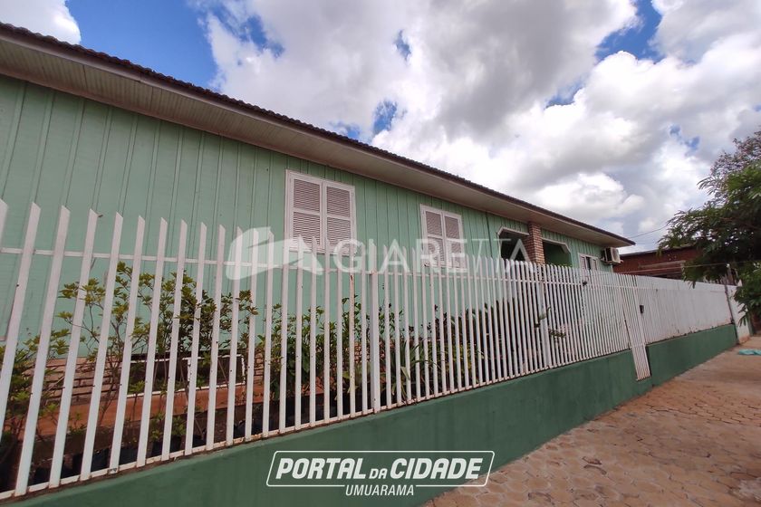 Terreno &agrave; venda - 250m&sup2; - CENTRO
