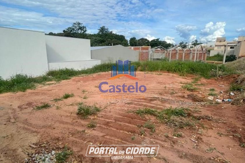 Terreno &agrave; venda - 380m&sup2; - Jardim Floren&ccedil;a
