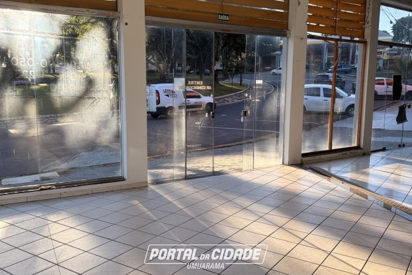 Sal&atilde;o Comercial para alugar - 300m&sup2; - Zona VII