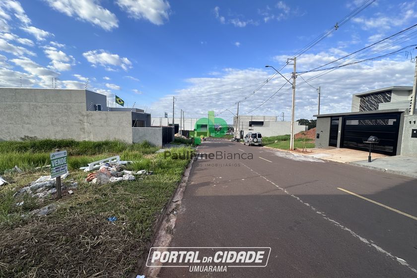 Terreno &agrave; venda - 182m&sup2; - Portugu&ecirc;s