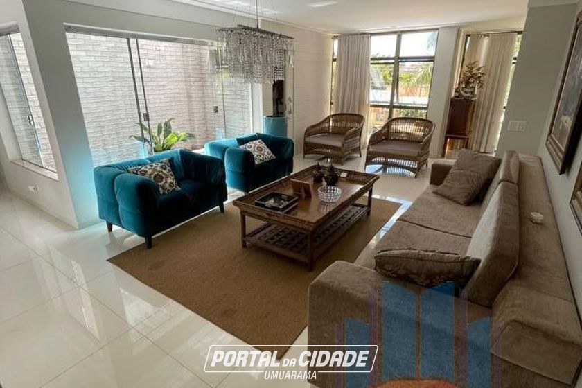 Casa &agrave; venda - 735m&sup2; - Zona Armaz&eacute;m