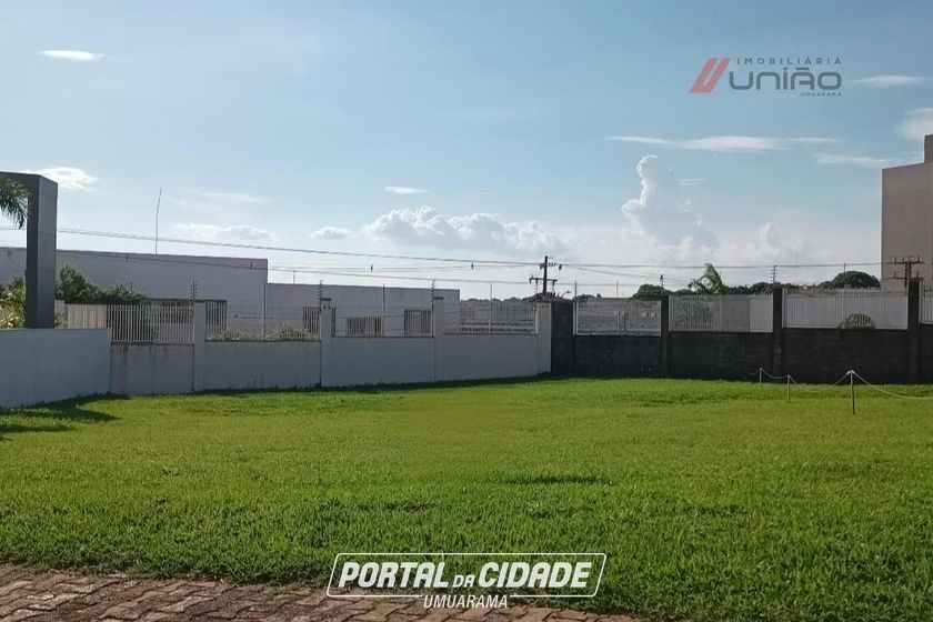 Terreno &agrave; venda - 892m&sup2; - Zona III