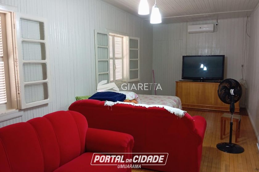 Casa &agrave; venda - 210m&sup2; - CENTRO