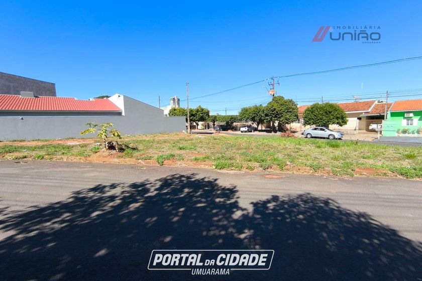 Terreno &agrave; venda - 241m&sup2; - Zona V