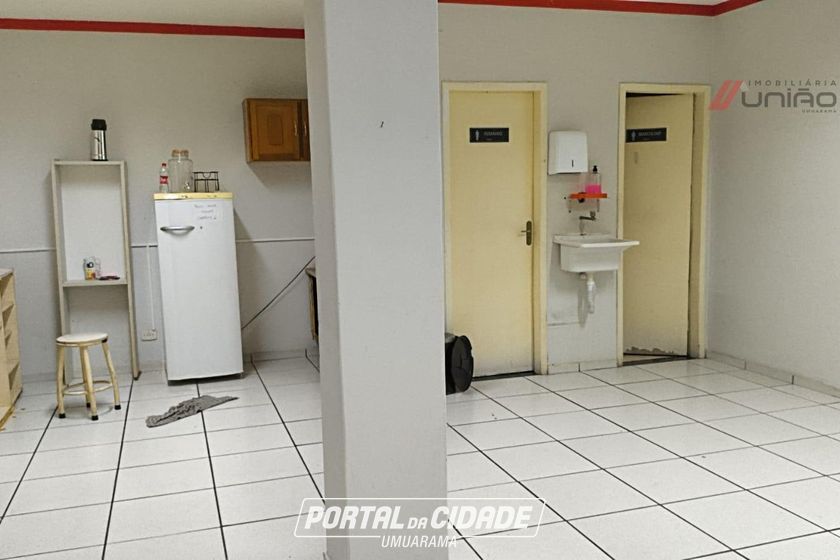 Sal&atilde;o Comercial para alugar - 200m&sup2; - Centro