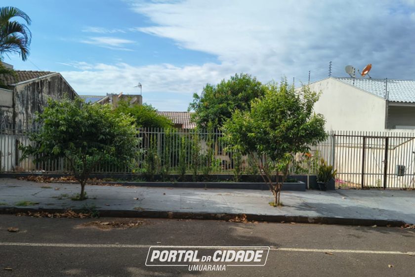 Terreno &agrave; venda - 525m&sup2; - Zona VII