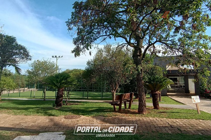Terreno &agrave; venda - 892m&sup2; - Zona III