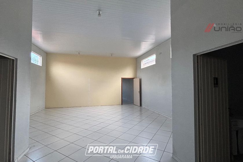 Sal&atilde;o Comercial para alugar - 245m&sup2; - Zona V