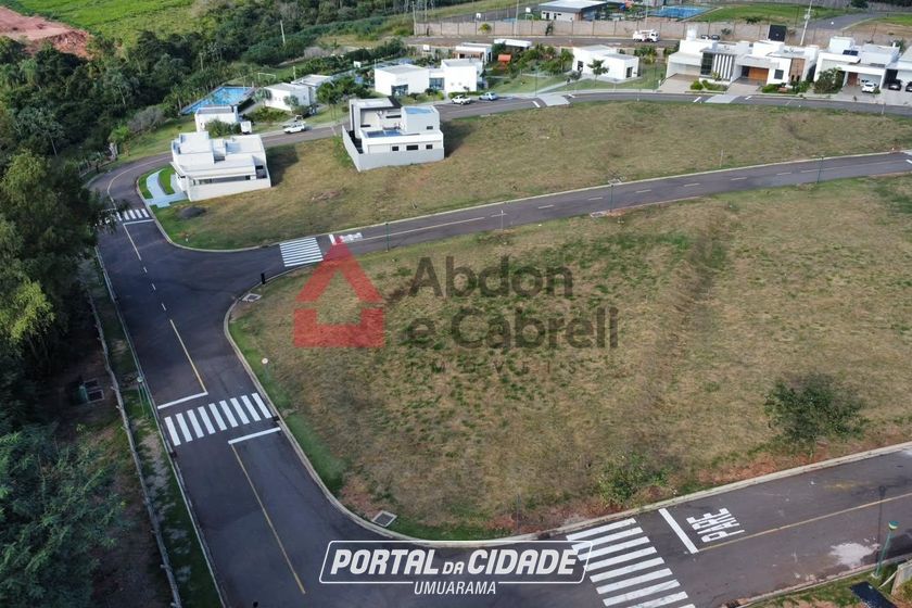 Terreno &agrave; venda - 272m&sup2; - Zona III