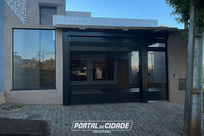 Casa &agrave; venda - 132m&sup2; - Jardim Azal&eacute;ia