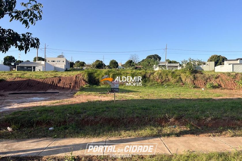 Terreno &agrave; venda - Zona 05
