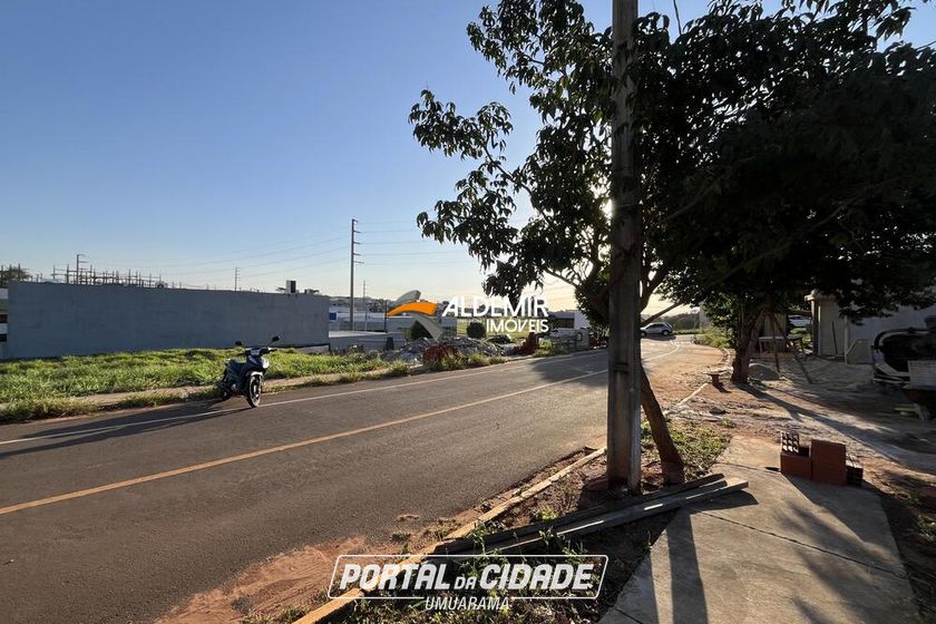 Terreno &agrave; venda - Zona 05