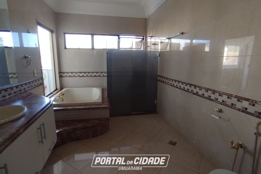 Casa &agrave; venda - 406m&sup2; - Zona II