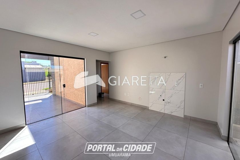 Casa &agrave; venda - 49m&sup2; - JARDIM PINHEIRINHO