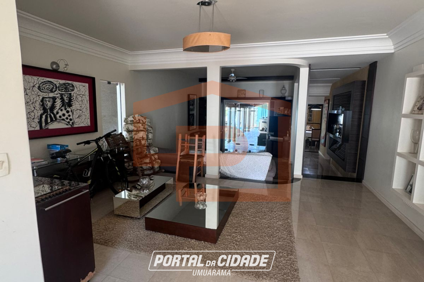 Casa &agrave; venda - 420m&sup2; - Zona I