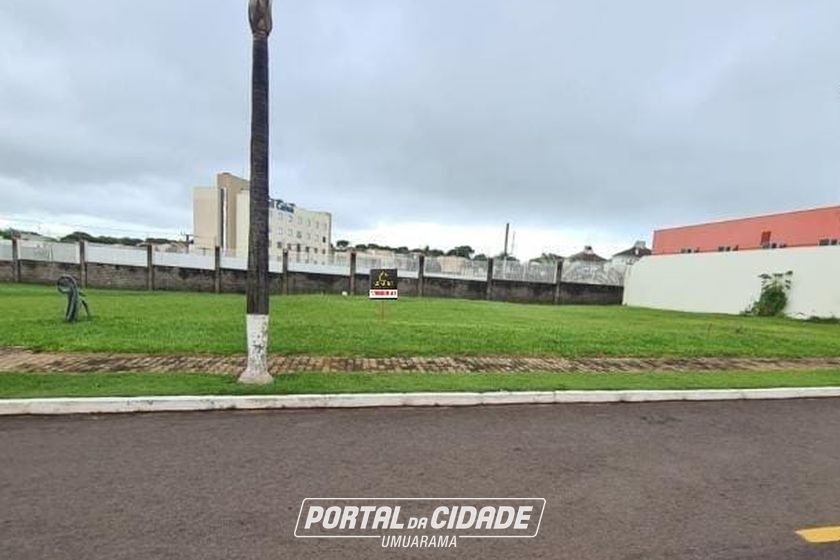 Terreno &agrave; venda - 610m&sup2; - Zona III