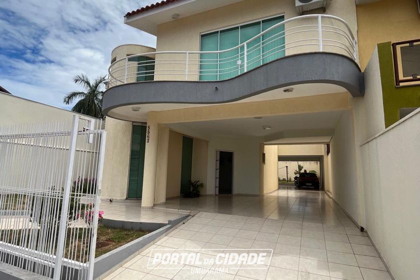Sobrado &agrave; venda - 360m&sup2; - Zona III
