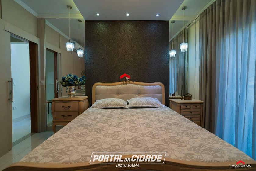 Sobrado &agrave; venda - 600m&sup2; - Zona II